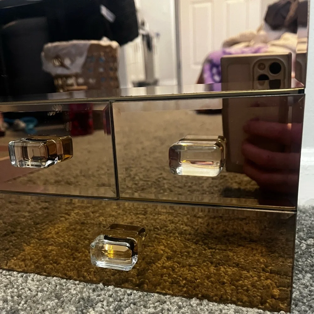 Makeup/vanity desk organizer
